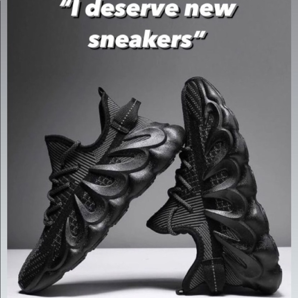 Comfy TRAPWEAR Sneakers